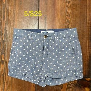 Old Navy Mid Rise Everyday Short Size 2